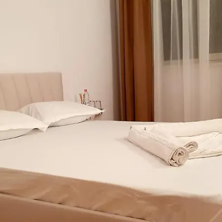 Homestay Casa Tiberiu *