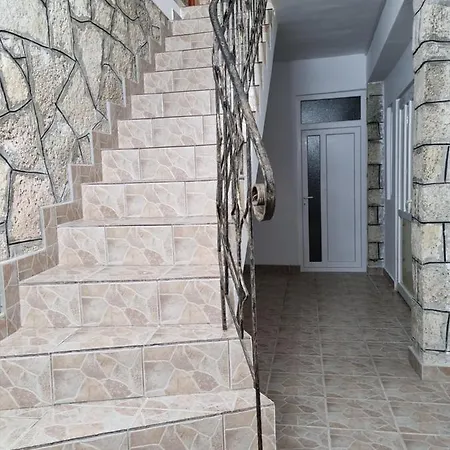 Homestay Casa Tiberiu *